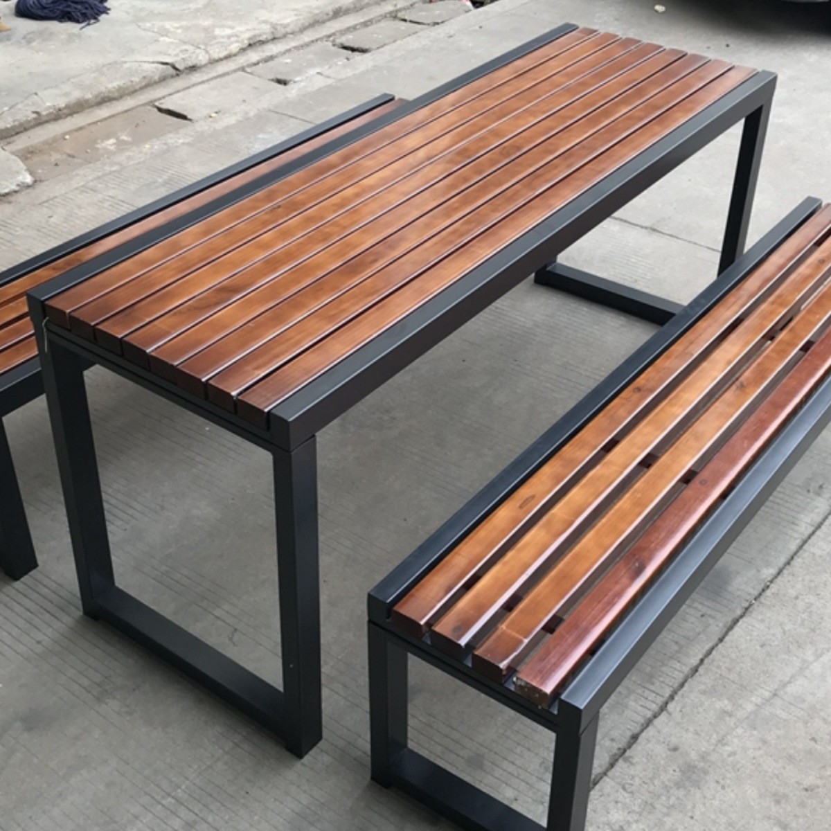 Anticorrosive Wood Outdoor Table, Plastic Wood Park Table and Chair Set, Villa Courtyard Barbecue Outdoor Dining Table and Chairs, Simple and Modern