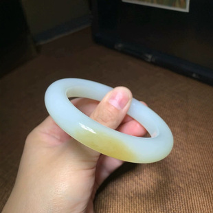 Jin Yu Tang Xinjiang Hetian Jade suede jade bracelet is extremely simple and beautiful