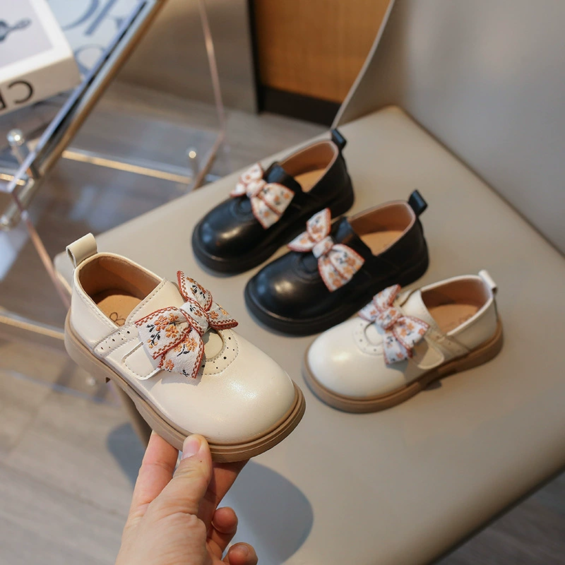 2024 весна и осень Новые кожаные туфли для девочек однослойные туфли с мягкой подошвой для девочек с узлом-бабочкой модные туфли принцессы детская обувь