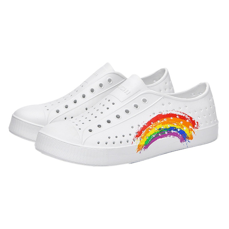 Zapatos de agujero ligero de verano al por mayor hombres y mujeres pareja verano antideslizante transpirable casual Hollow Beach Shoes sandalias