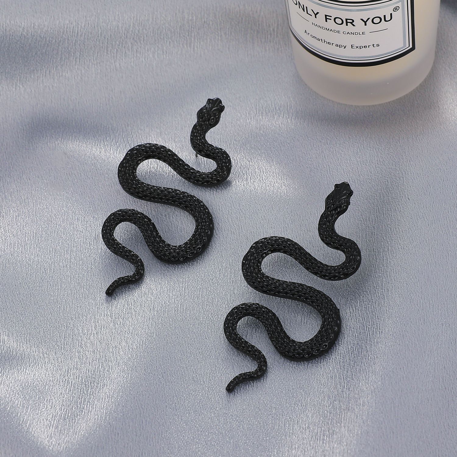 Earrings Classification Housewarming, Anniversary, Business, Wedding, Travel, Birthday, Festival Occasion Alloy Material Retro Exaggerated Three-dimensional Snake Earrings Fashion Alloy Earrings