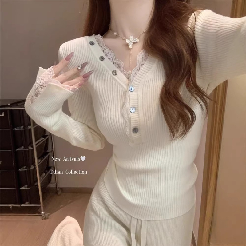 2026 Winter Andy Velvet Washed Knit Pure and Gentle Lace Patchwork V-Neck Buttoned Women's Autumn/Winter Base Shirt