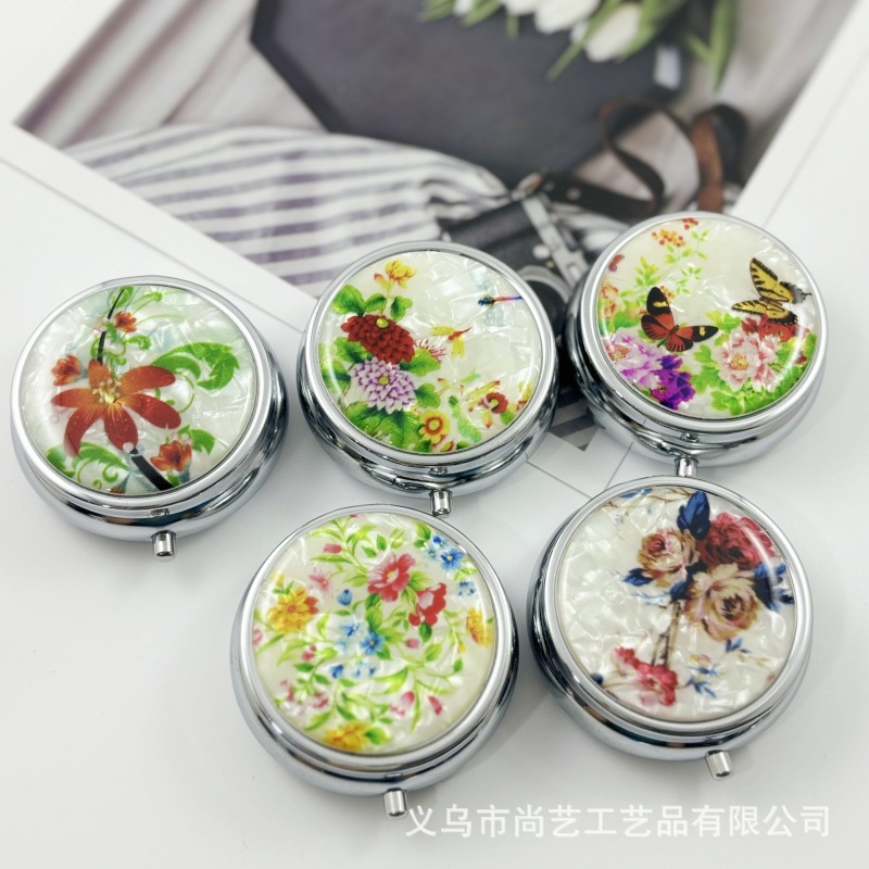跨境圆形花朵药盒 三格花贝药丸盒 滴胶糖果盒  香膏口红盒