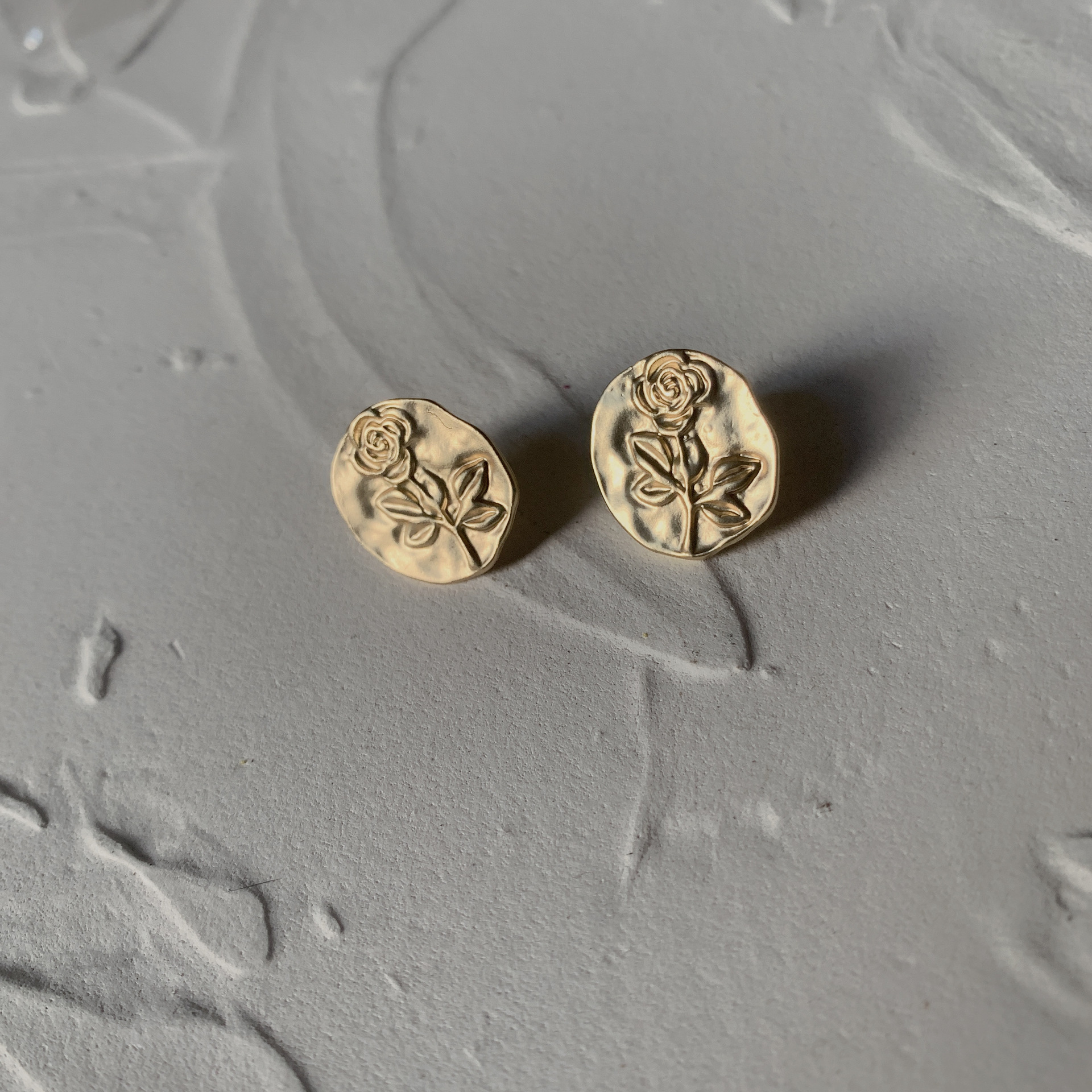 Elegant brand retro matte earrings