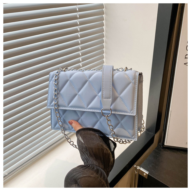 The 2024 autumn new French niche design chain small square bag, a fashionable macaron color single-shoulder crossbody bag undefined