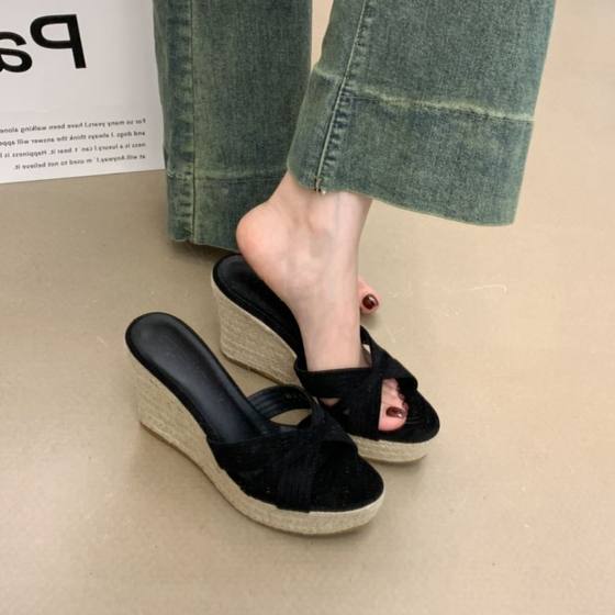 Mint Mambo Green Small Thick-Soled Sandals Women's Summer 2025 Straw Wedge Slippers Outerwear Round Toe High Heels
