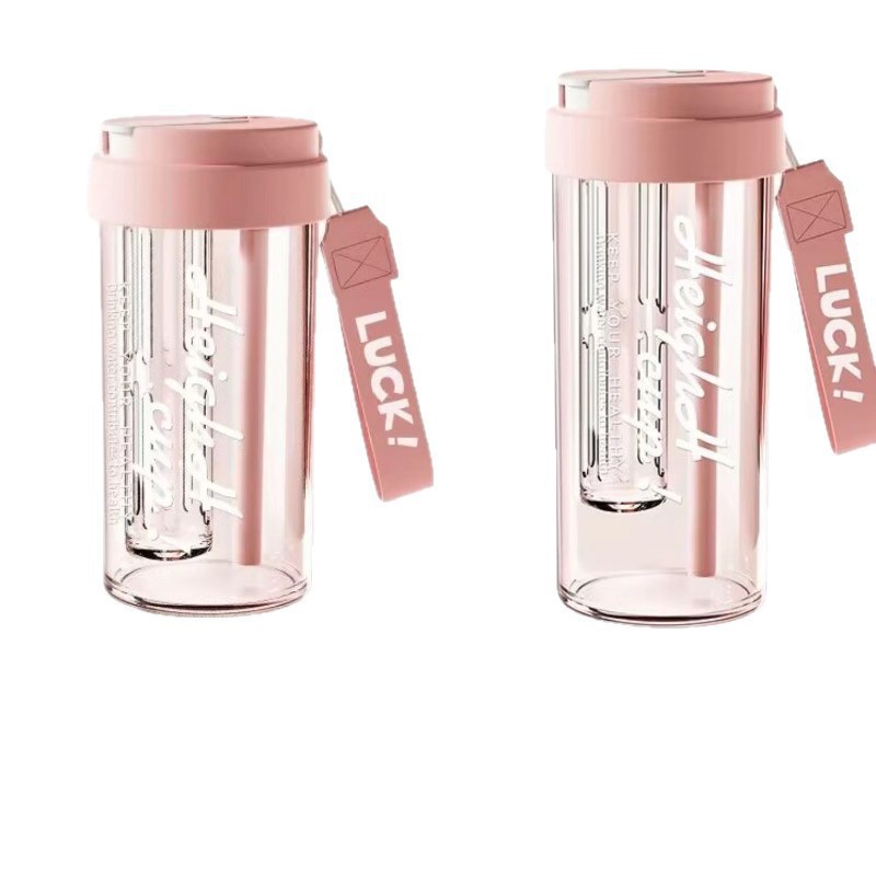 Nuevo estilo para niñas 2025 taza de pajita de alto valor taza de agua resistente a altas temperaturas taza de plástico de separación de té portátil para estudiantes hombres