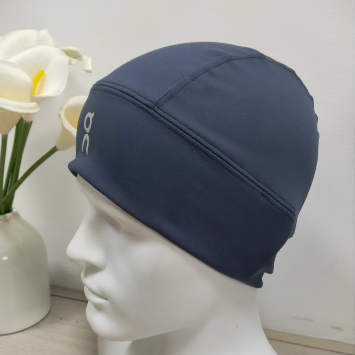 On Lightweight Beanie Navy