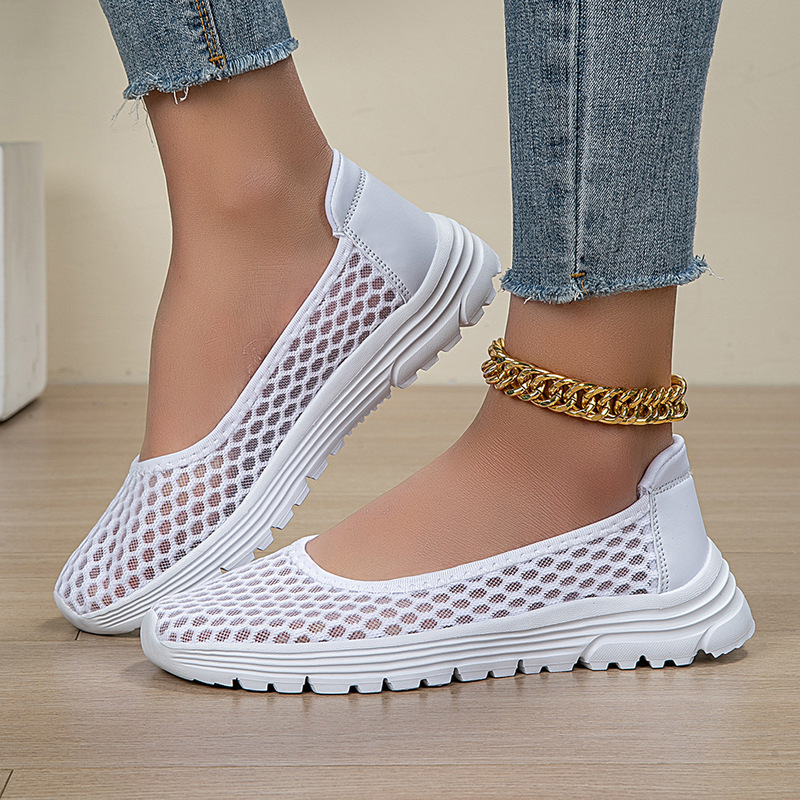 Slip-On Lazy Toe-Cap Half Slippers for Men and Women, Summer Mesh Women's Walking Sandals, Large Size, Comfortable Holes Slip-On Lazy Toe-Cap Half Slippers for Men and Women, Summer Mesh Women's Walking Sandals, Large Size, Comfortable Holes