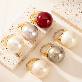 耳钉;耳环;戒指