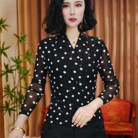 一件代发直播爆款2025夏季新款法式波点软纱弹力V领女人味上衣潮