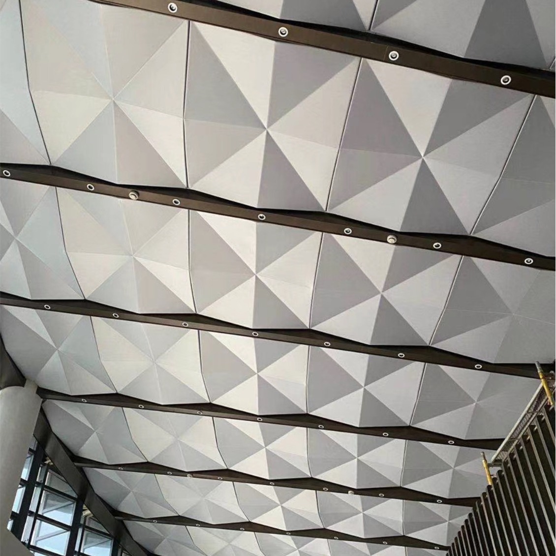 源头厂家雅法来图设计亚克力吊顶天花成品集成装饰灯光完美呈现