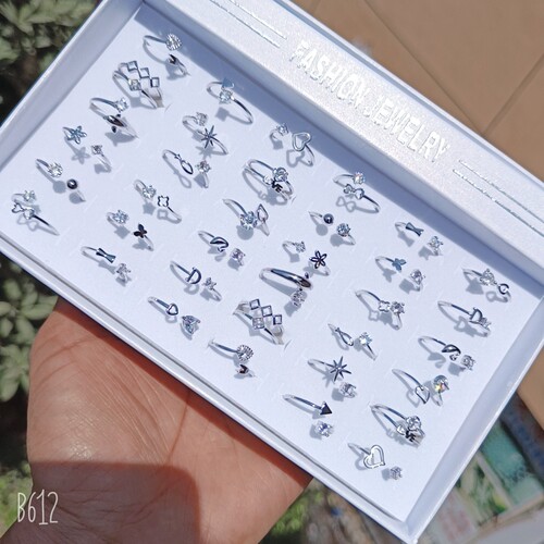 Foreign trade export jewelry Korean style crystal inlaid diamond hollow living ring wholesale boutique jewelry store