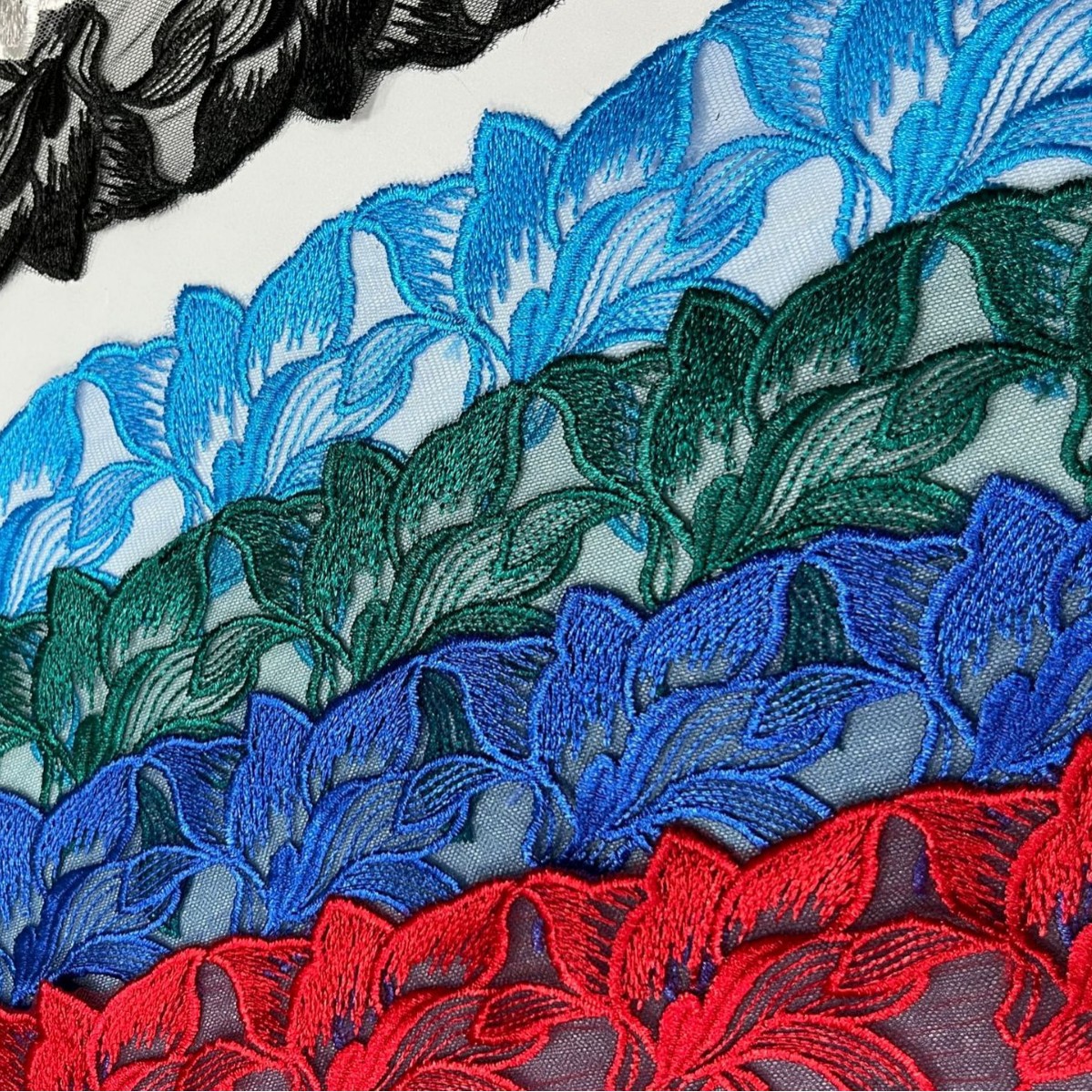 Lilium código de barras spot al por mayor textil casero decoración bordada encaje ropa interior colocado tela de malla bordada