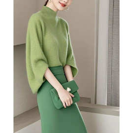 2025秋装气质名媛高端时尚好看富家千金小香风绿色针织衫女半高领