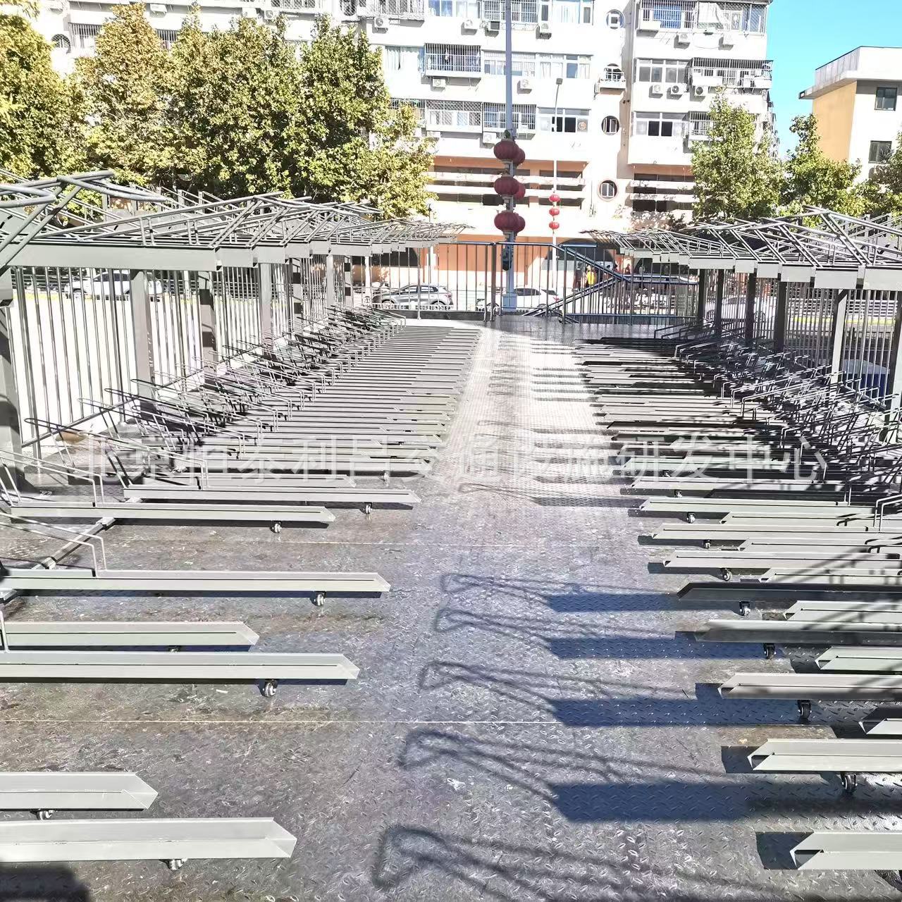 公园景区入口自行车停车设备选用北京恒泰与环境协调美观