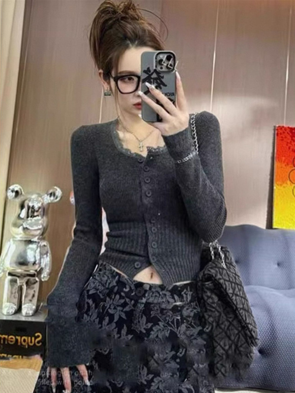 灰色V领蕾丝内搭打底衫女秋季2025新款针织衫短款上衣设计感小众|undefined