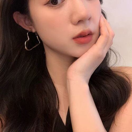 Irregular Heart-shaped Ear Cuff for Women, Unconventional and Unique, Exaggerated and High-end, Square and Round Suitable for Your Personality Earrings