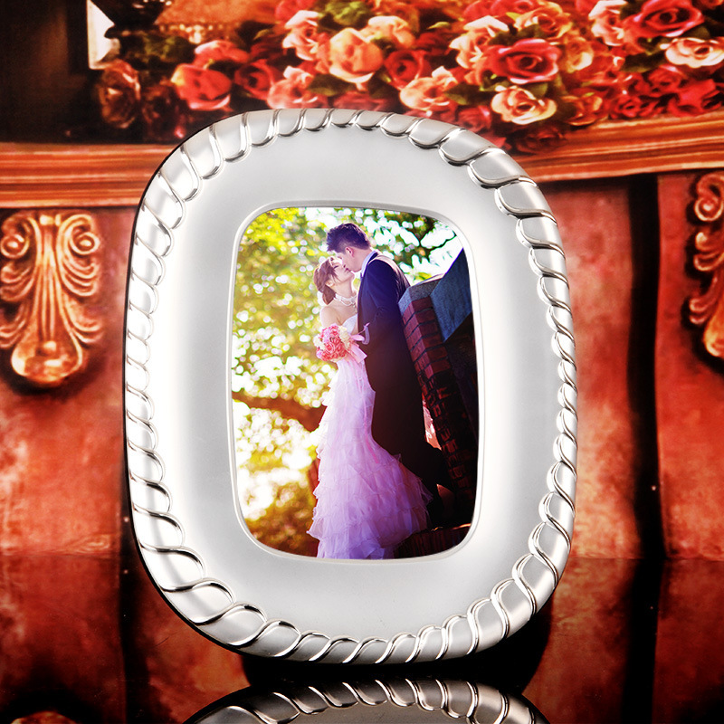 Flaventz Metal Photo Frame Empty Frame silver Personalized Oval Photo Frame Home Living Room Wall Hanging Ornaments Table