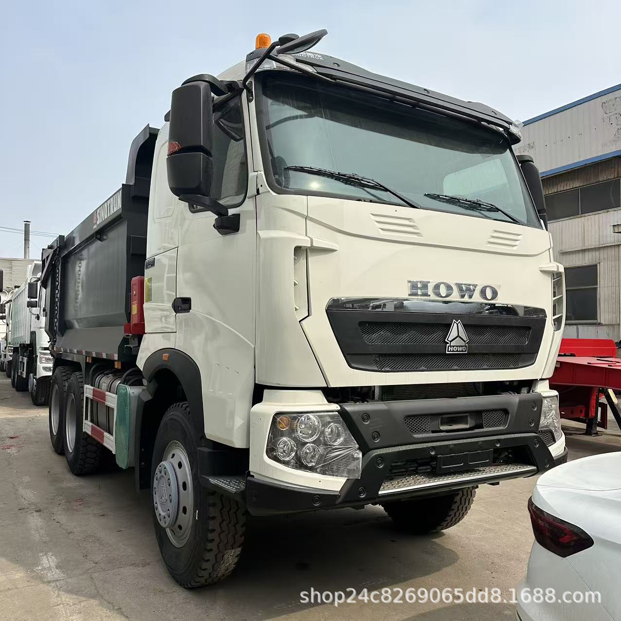In-Stock Howo Dump Trucks, Engineering Transport Trucks, Heavy-Duty African Self-Loading Trucks for Export