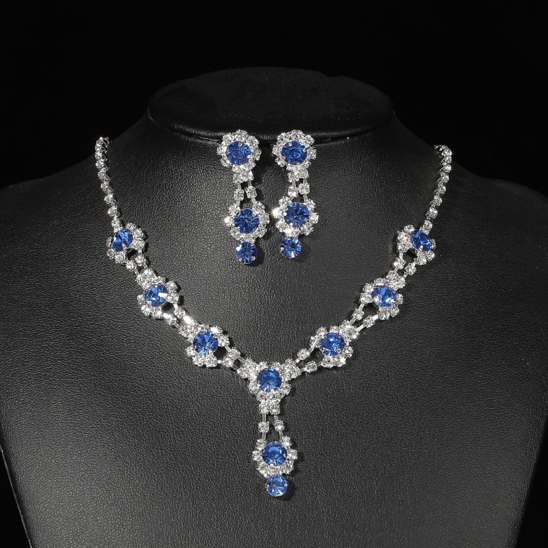 Conjunto de colar e brincos com strass para noivas elegante_voghion.com