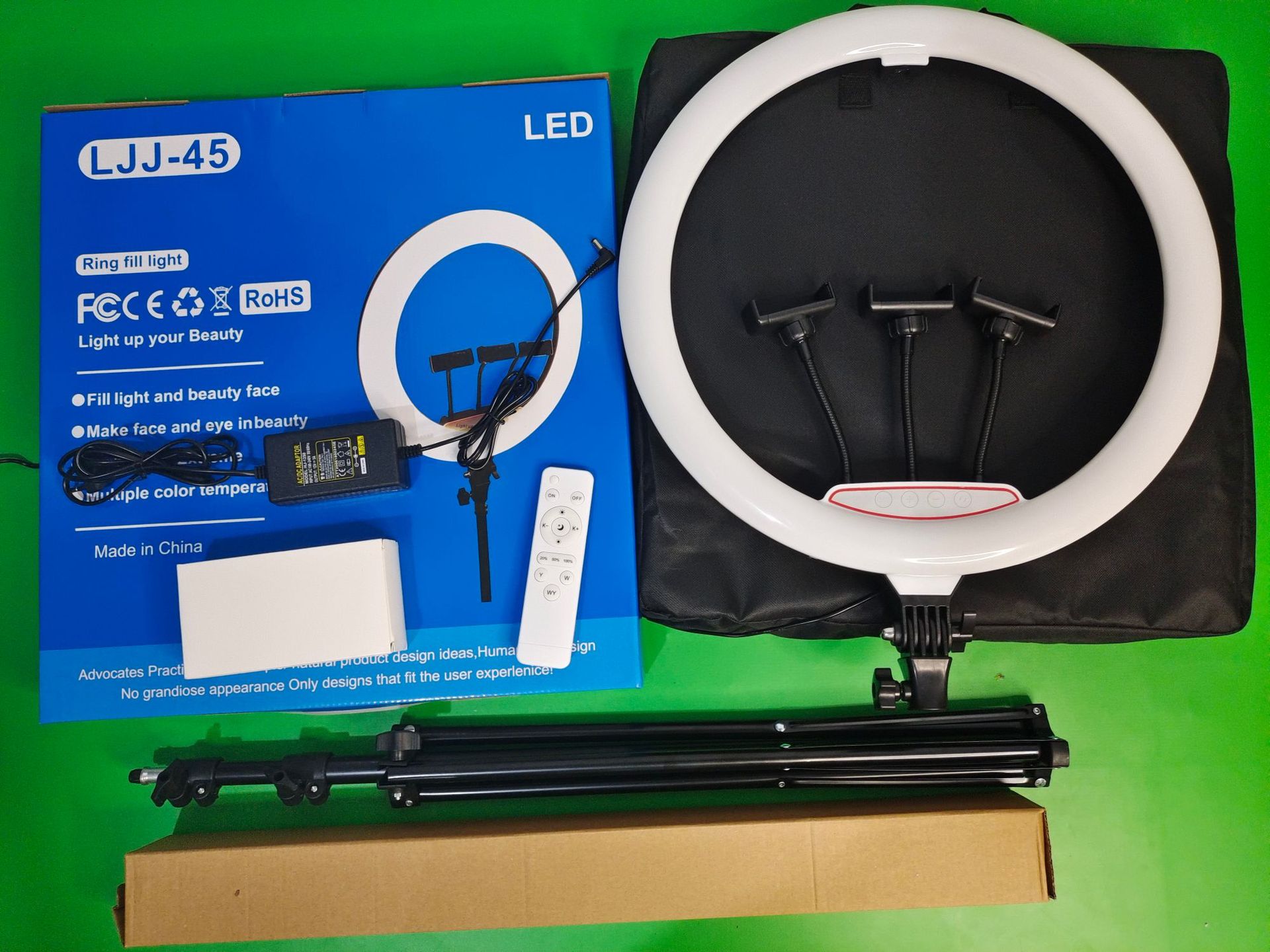 Fábrica en stock de segunda generación de 18 pulgadas luz de belleza en vivo 18 pulgadas con soporte para teléfonos móviles suministrado a través de la frontera