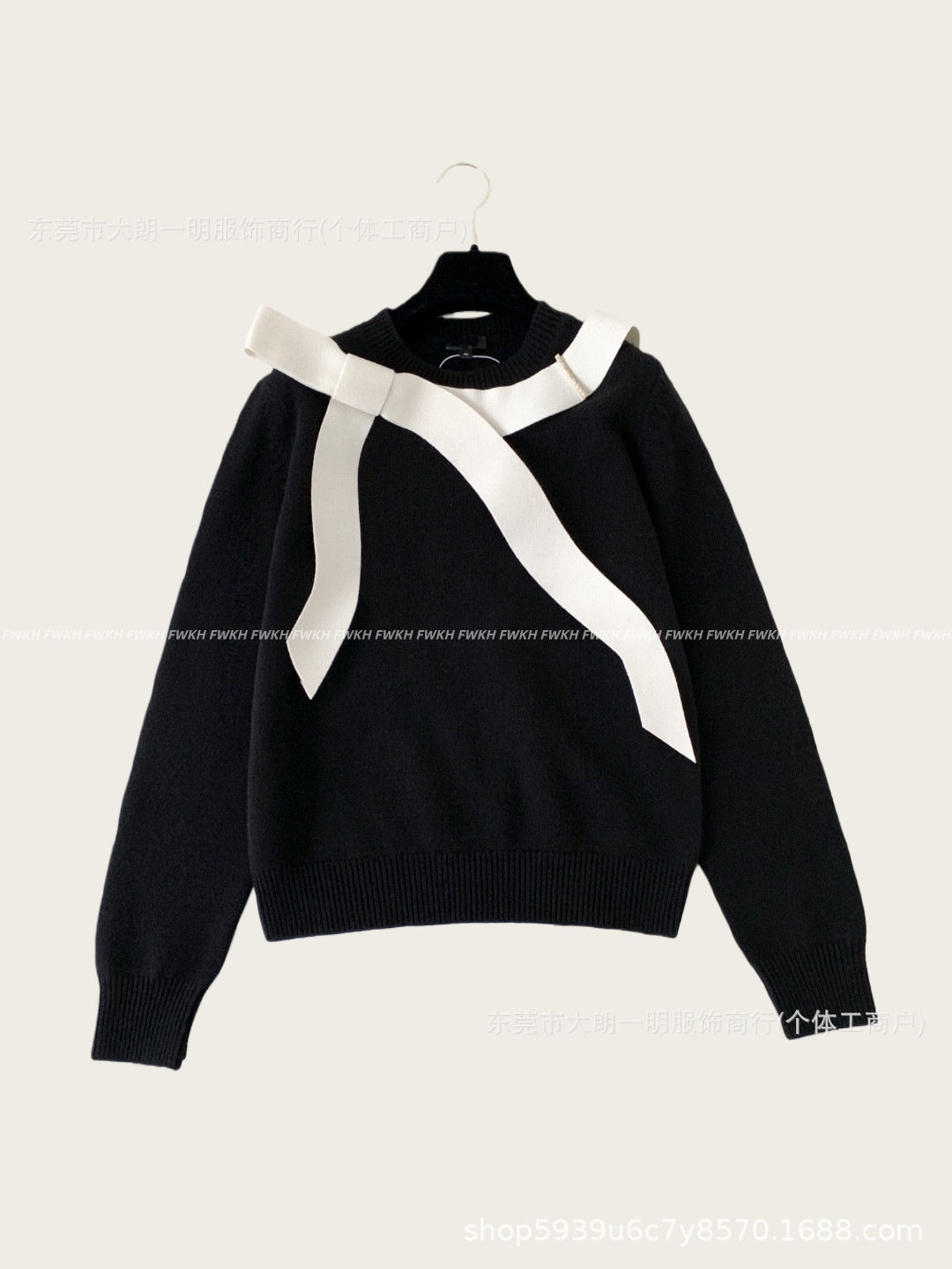 New Model Launched~ Chanel-Style Black and White Contrasting Color Personalized Bow Tie Strap Spliced Round Neck Knitted Top for Women Trendy