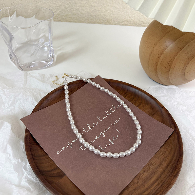 Mode Retro Ovale Perlenkette Einfache Halskette display picture 3