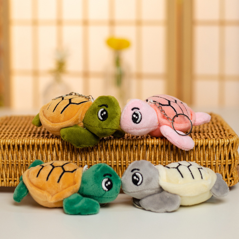 Llavero de peluche de tortuga marina multicolor de peluche corto y algodón PP