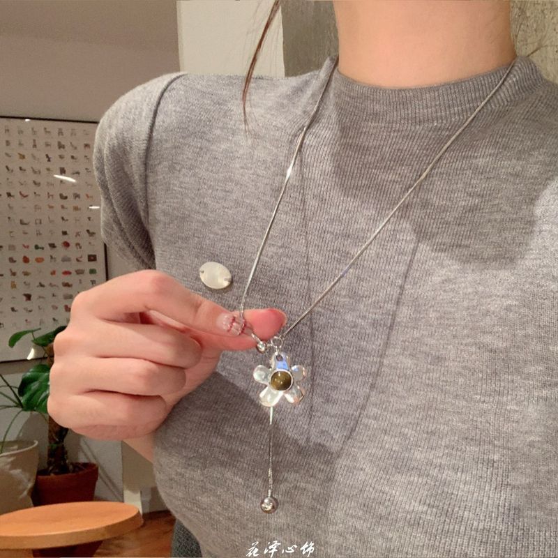 新中式虎眼石花朵吊坠项链女轻奢小众高级感长款颈链配饰毛衣链|undefined