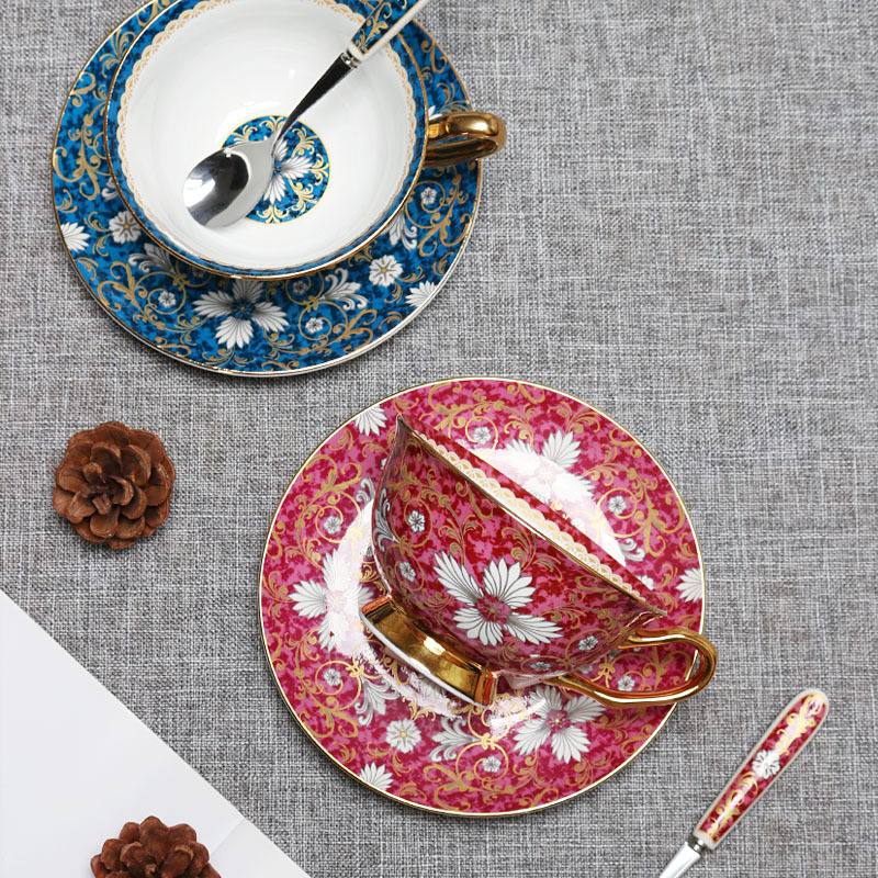 Juego de té de la tarde de lujo ligero de estilo europeo traje perfumado taza de café y platillo de cerámica de china de hueso de alta gama