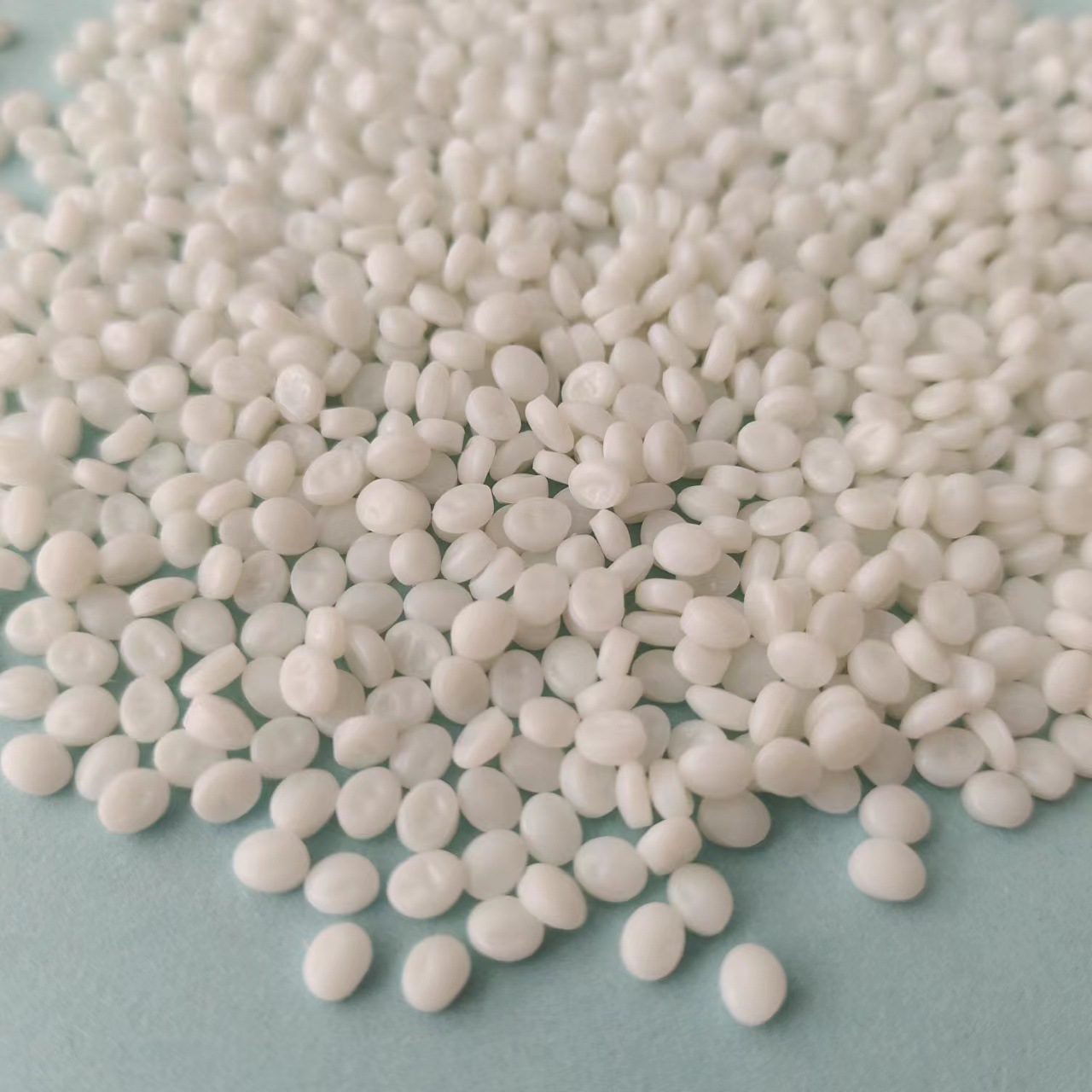 良好加工性TPEE 高回弹 高模量不褪色 邵氏硬度82D 海翠料