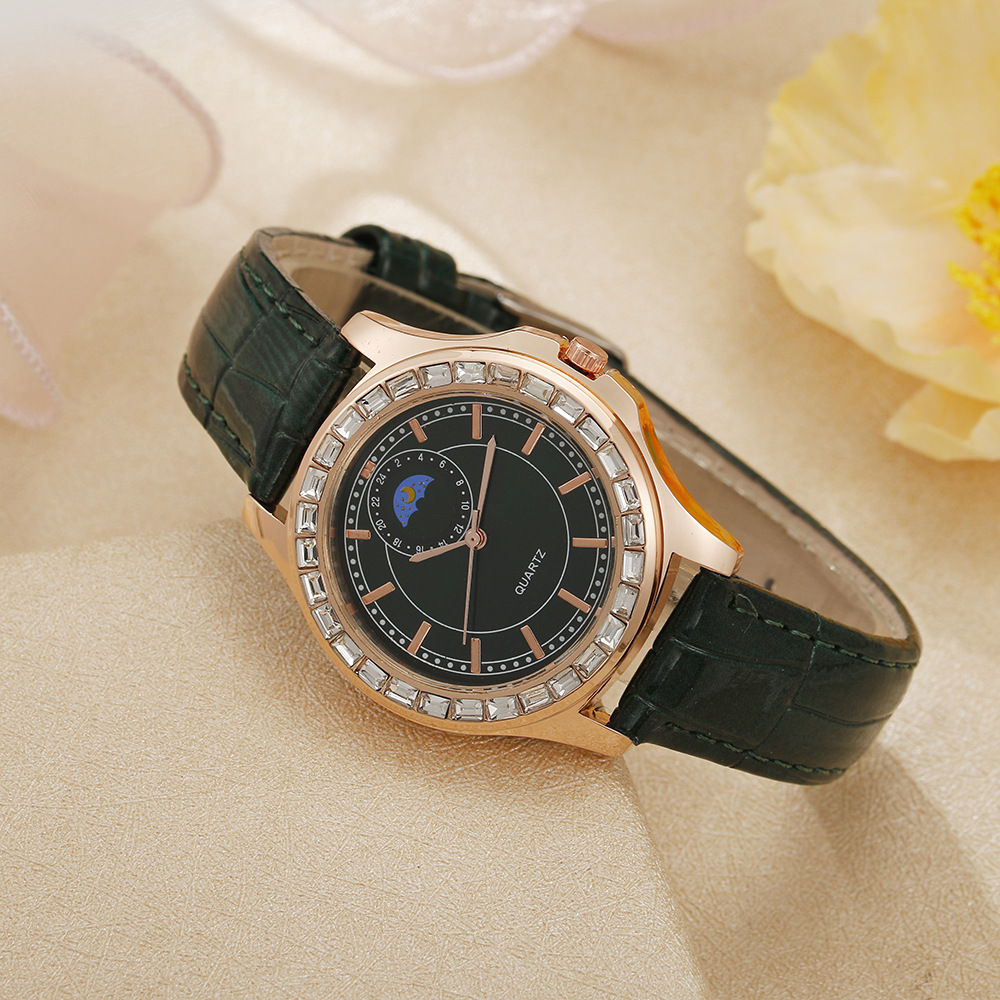 Cost performance  New Business and Leisure Inlaid Men's Belt High end Fashion Full Diamond Style Women's Quartz Watch_voghion.com