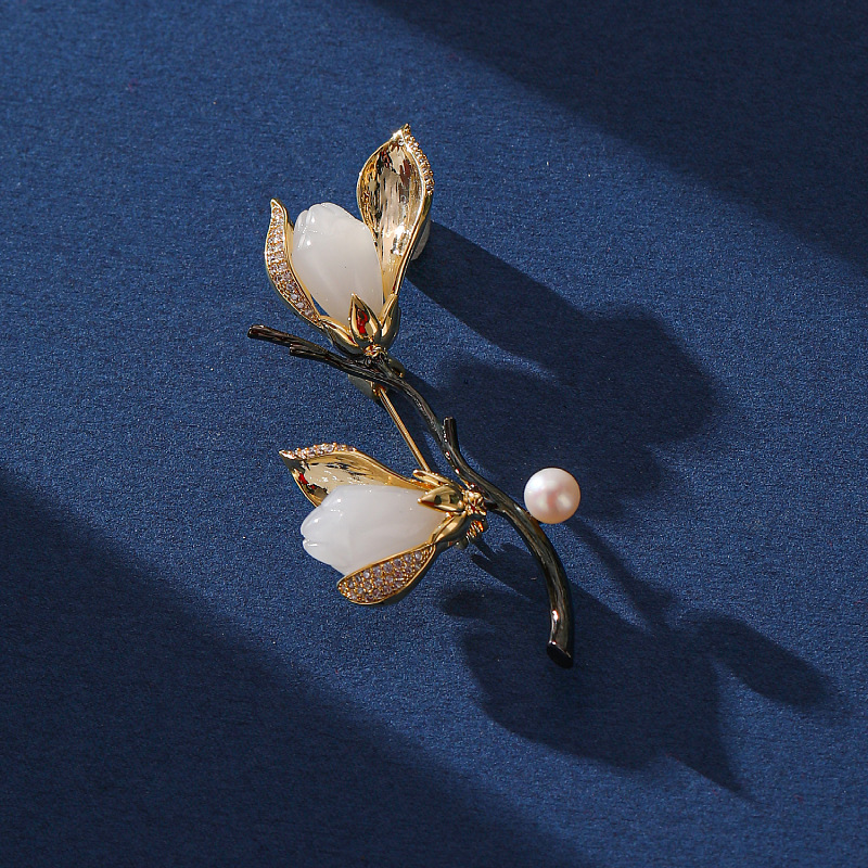 Brooch Japanese-Korean Style Fashion Magnolia Flower Brooch Temperament Silk Towel Buckle Natural Hetian Jade Corsage Freshwater Pearl