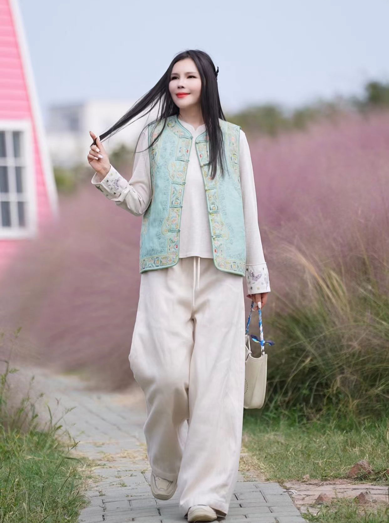 2025 otoño nuevo estilo de estilo chino de la industria pesada bordada collar de botón para mujeres chaleco de algodón ramie chaleco image 2
