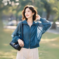 開春連帽上着2025年新型若いカジュアル日焼け止めコート減齢洋気小柄通勤ジャケット