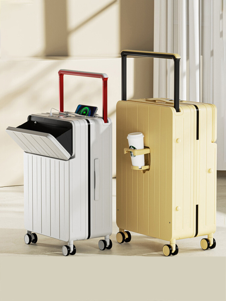 Capacious suitcase with zipper