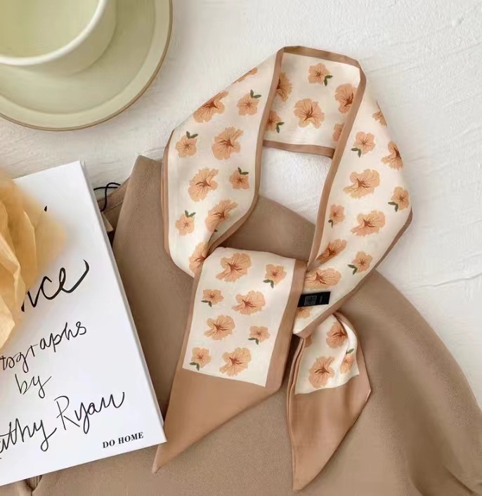 Коричневый цвет-желтые лепестки