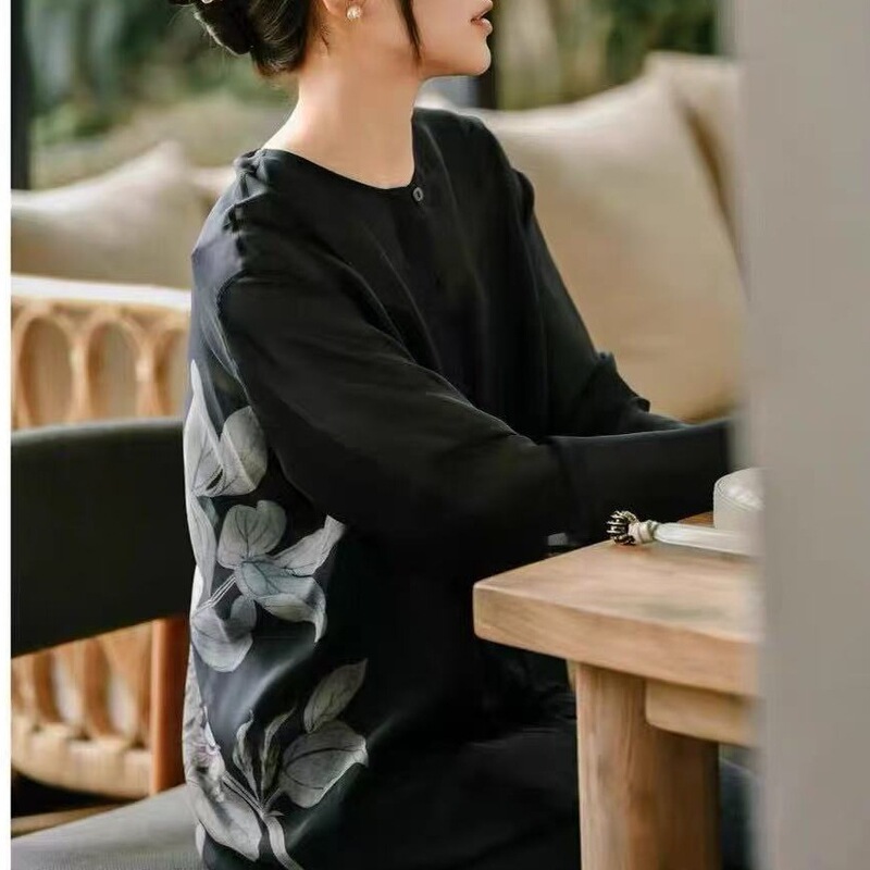 Ic25 New Summer Style Shanghai Museum Co-Branded Chinese Vetch Flower Series Silk Blended Chiffon Fancy Top Shirt