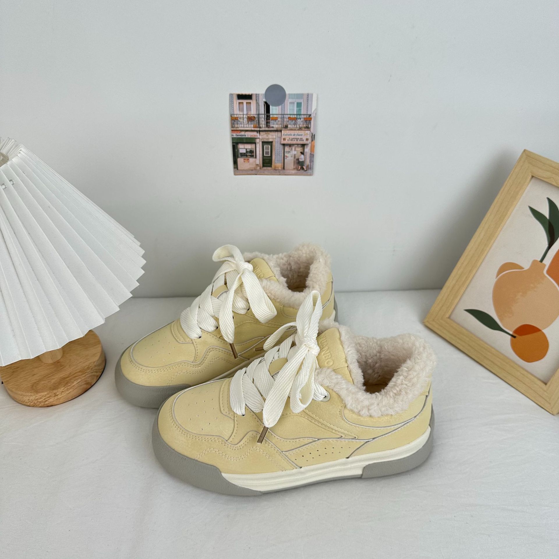 Yuanbo 2025 invierno nuevos zapatos de algodón de corte bajo de las mujeres zapatos de tabla abrigados para estudiantes más zapatos de lona de terciopelo