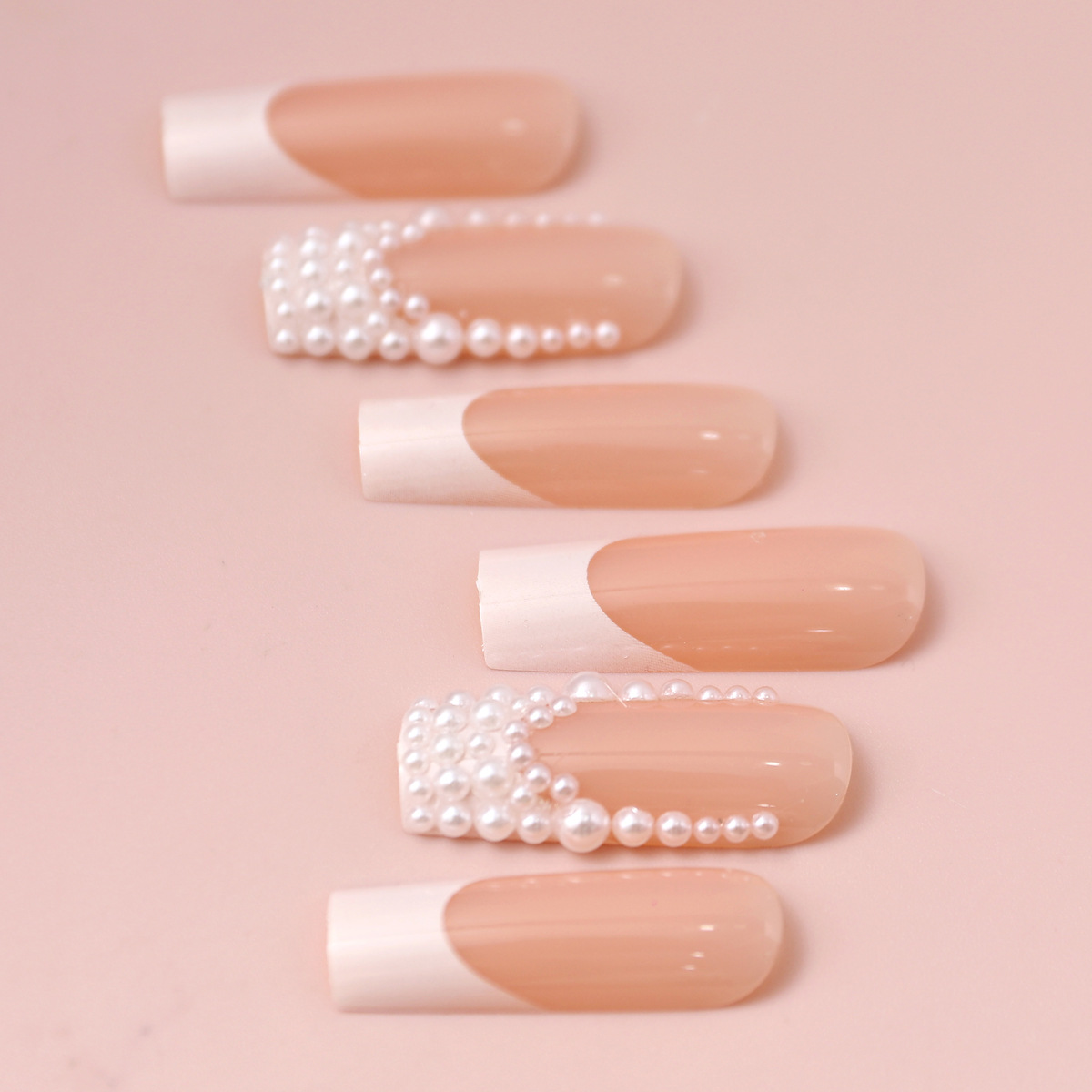 Uñas de uñas Uñas postizas al por mayor Parche de uñas de perlas de diamantes de destello francés blanco Parche de uñas portátil