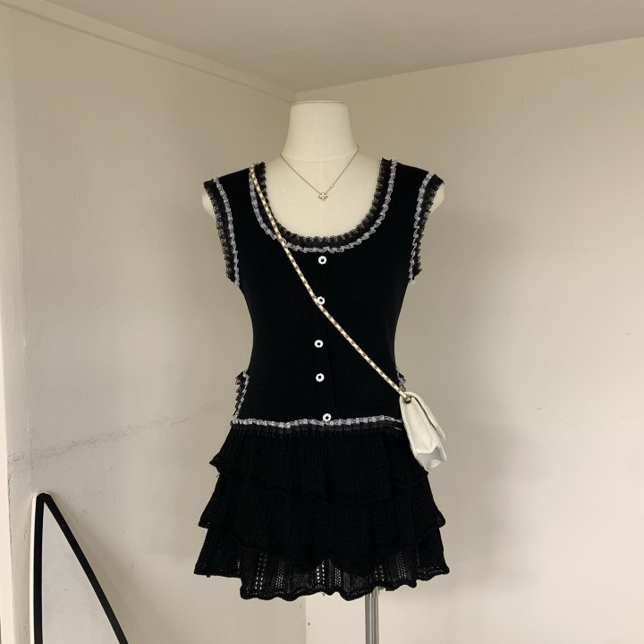 Hot Girl Black Daughter Retro French Playful Multi-Layered Lace Splicing Design Top for Women