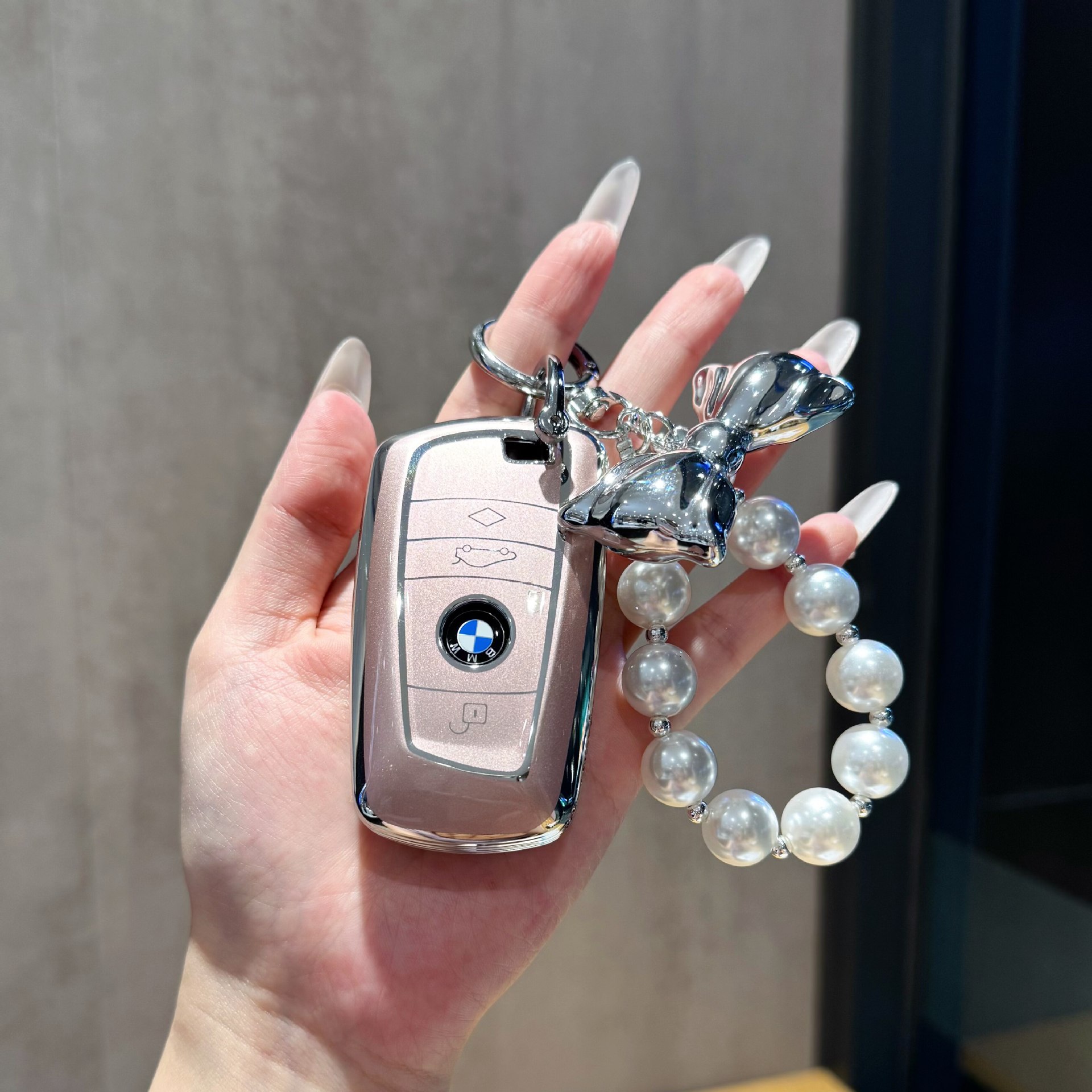 Suitable for BMW key cases, new 3 Series 330li, 5 Series 530li, X1, X2, X3, X4, X5, blade-style women's key case