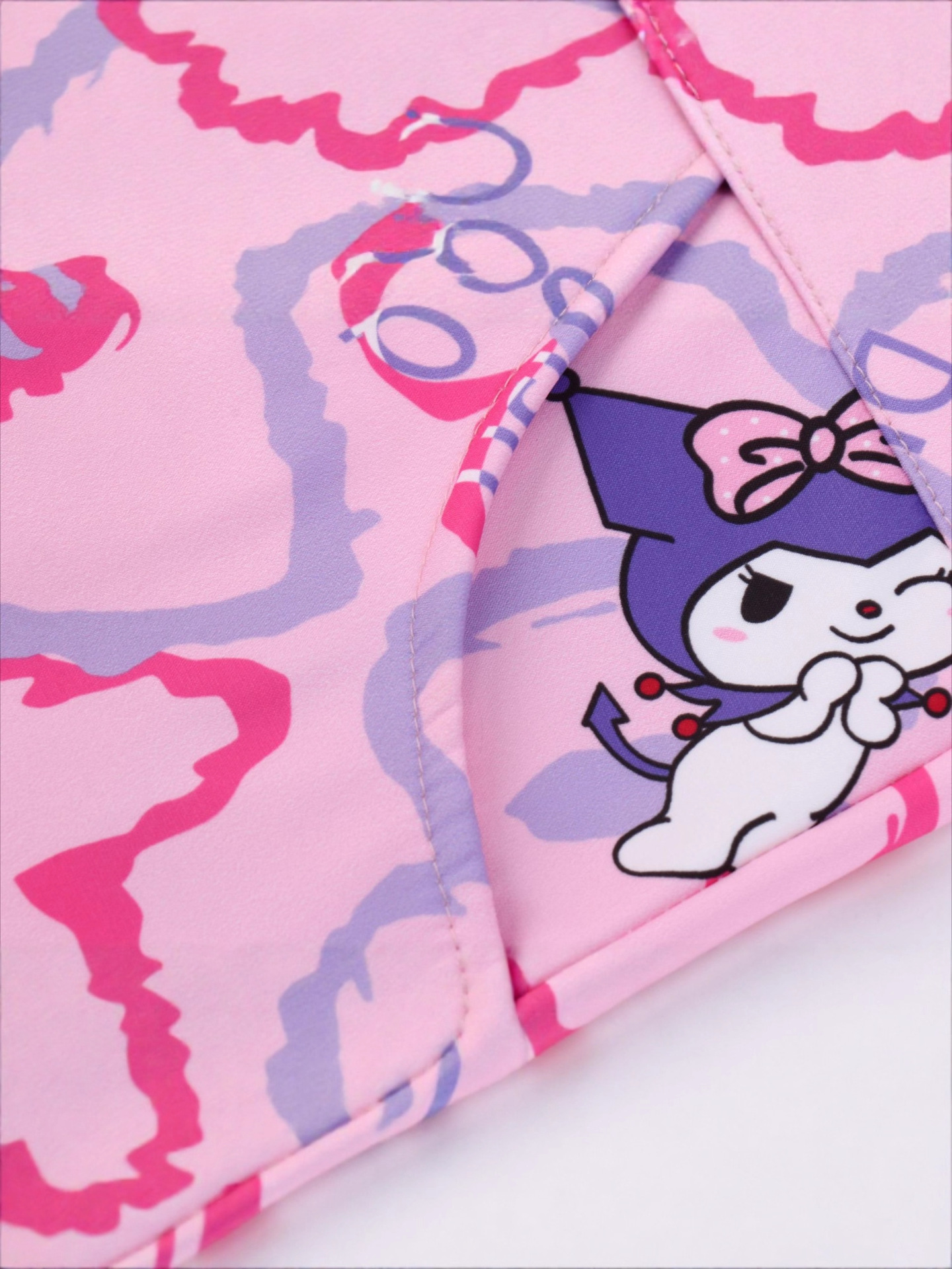 Children's new autumn and winter cover-up top with cartoon prints, eat-resistant and waterproof