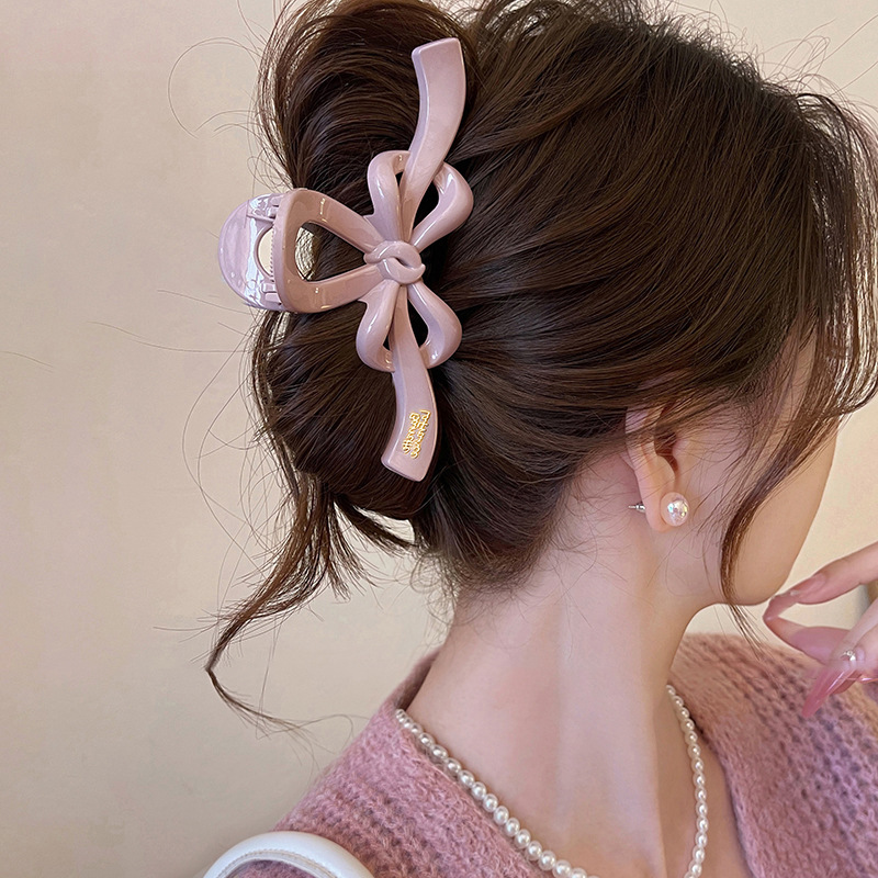 女性用のキュートでかわいいクマのヘアクリップ、2025年の新しいハイエンドのサメのヘアクリップ、後頭部のヘアクリップ、ヘアクリップ|undefined