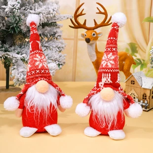 Фигурка гнома в красной шапке