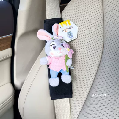 Car Seatbelt Shoulder Pad Sürətlər qutusu və əl tormozu başlıqları - shoulder-pads-black-plush-authentic-judy-hopps-bouquet-single
