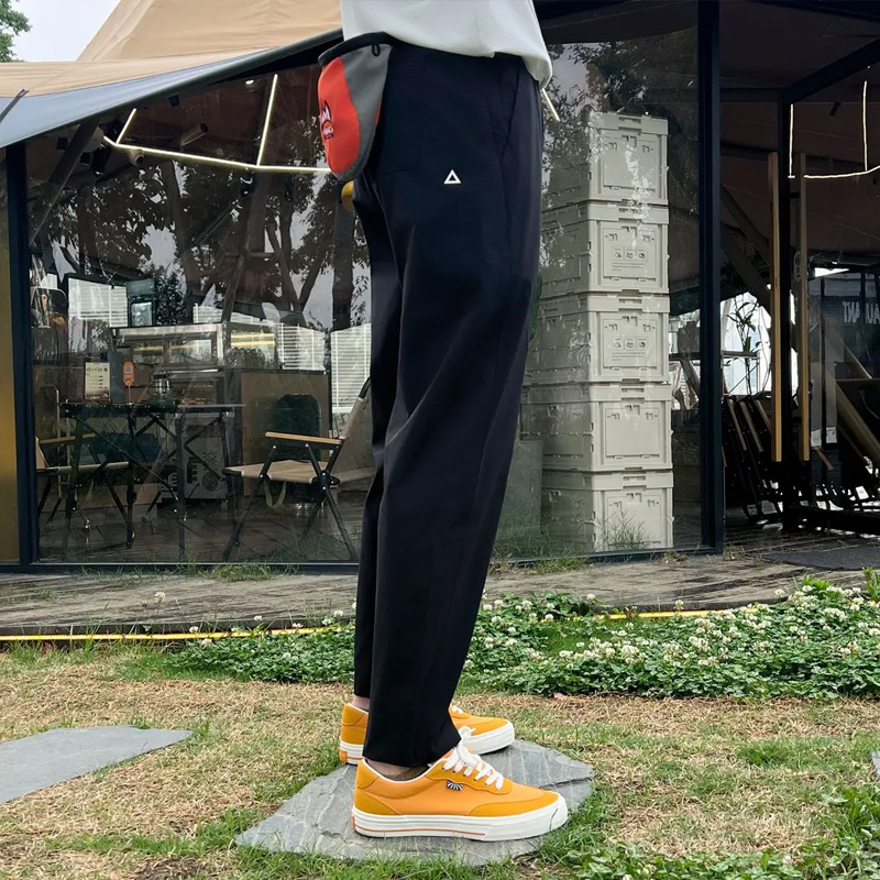 검은색