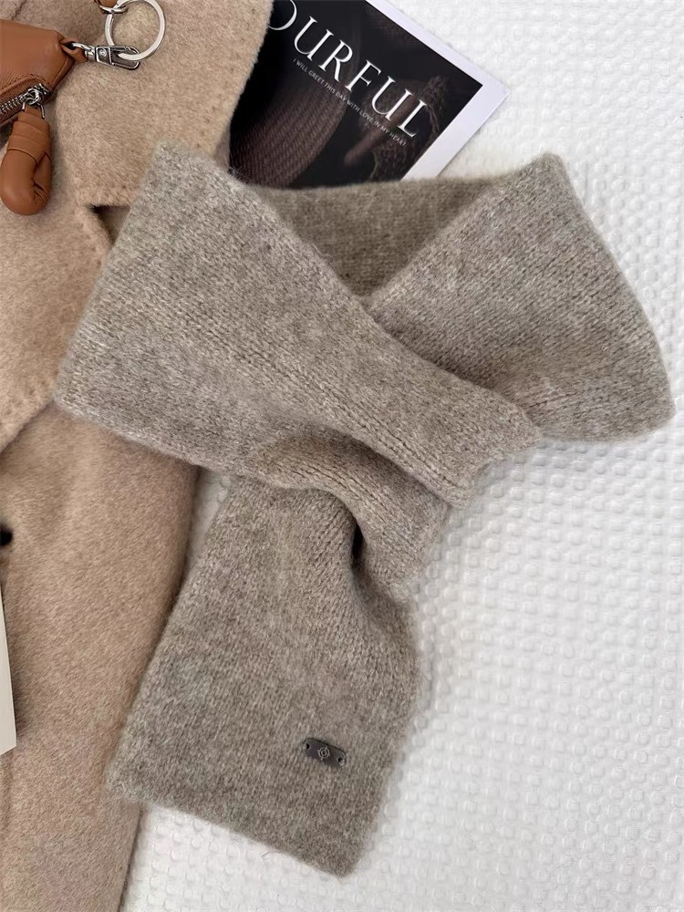 일본과 한국의 천공 스카프 - 라이트카키