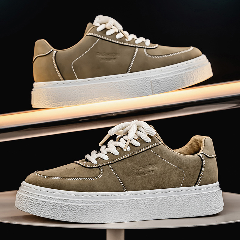 Zapatos de hombre de gran tamaño, zapatillas transpirables de cuero No. 46, nueva tendencia de verano 2025, zapatos de cuero deportivos casuales antideslizantes de suela gruesa